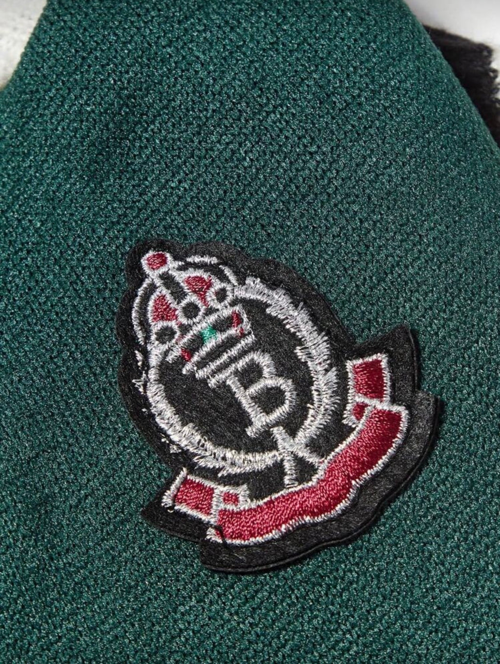 Academy Classic Pullover