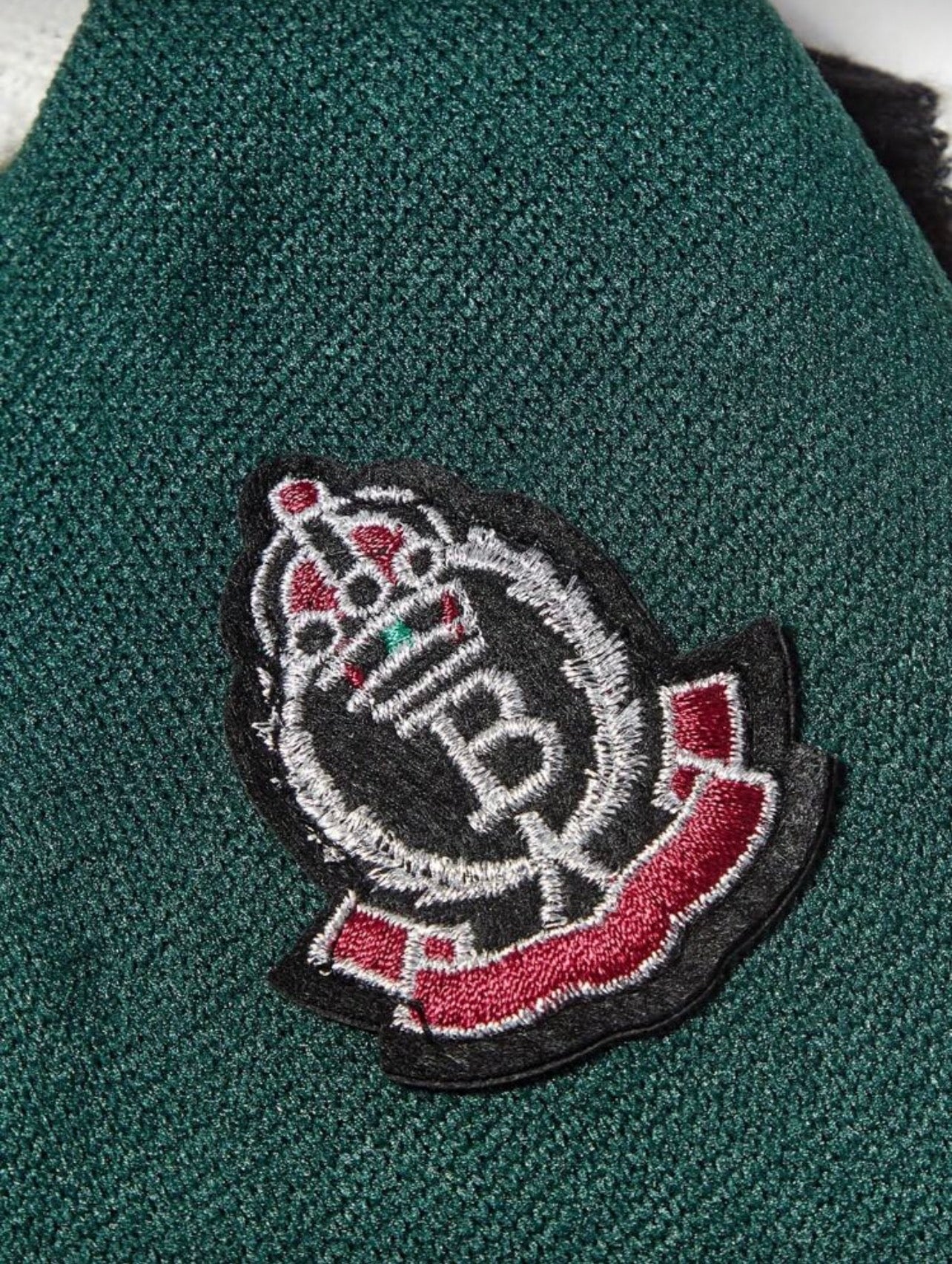 Academy Classic Pullover